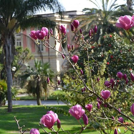 Casina Via Foria Acomodação com café da manhã Nápoles Exterior foto